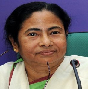 தமிழக அரசின் தலைமைச் செயலாளர் வீட்டில் நடத்திய சோதனை பழிவாங்கும் செயல் மம்தா பானர்ஜி கண்டனம்