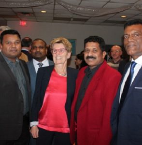 “Ethnic Press and Media Council of Canada” நடத்தியவருடாந்த இராப்போசன விருந்தில் கனடா உதயன் நண்பர்கள்