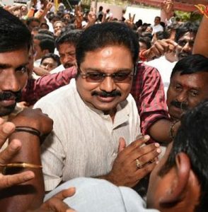 ஆர்.கே.நகர் வேட்பாளரை தேர்வு செய்ய சசிகலா தலைமையில் அதிமுக ஆட்சிமன்ற குழு: டிடிவி தினகரன் அறிவிப்பு