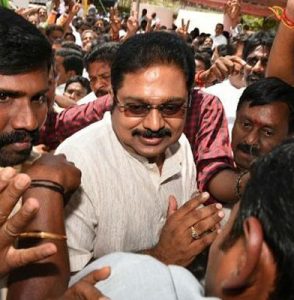 ஆர்.கே.நகரில் அதிமுக சார்பில் டிடிவி.தினகரன் போட்டி: முதல்வராகும் திட்டமில்லை என பேட்டி