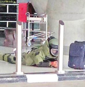 சென்னை விமான நிலையத்தில் கிடந்த மர்ம சூட்கேசால் பரபரப்பு