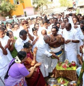 இரட்டை விளக்கு மின் கம்பம் சின்னம்: ஓபிஎஸ் புது விளக்கம்