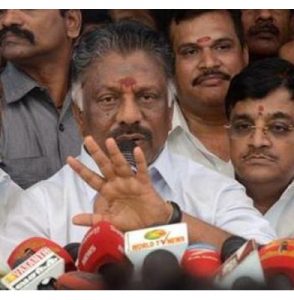 டிடிவி தினகரனின் வேட்புமனுவை நிராகரிக்க வேண்டும்: தேர்தல் ஆணையத்திடம் ஓபிஎஸ் கோரிக்கை