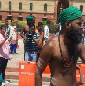 டெல்லியில் தமிழக விவசாயிகள் நிர்வாணப் போராட்டம்: பிரதமரை சந்திக்க முடியாததால் விரக்தியடைந்ததாக அய்யாக்கண்ணு விளக்கம்