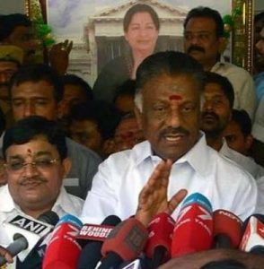 இரு அணிகள் மீண்டும் இணைகிறதா?- நிபந்தனையற்ற பேச்சுக்கு தயார் என்கிறார் ஓபிஎஸ்