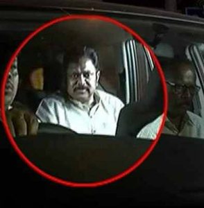 தேர்தல் கமிஷனுக்கு ரூ.50 கோடி லஞ்சம் கொடுக்க முயன்ற வழக்கில் டி.டி.வி.தினகரன் கைது