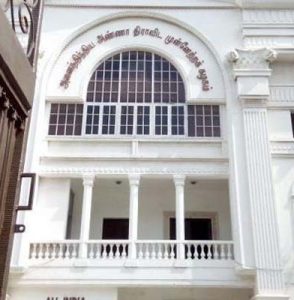 பிரிந்த அணிகள் மீண்டும் இணைய ஏற்பாடுகள் தீவிரம்: அதிமுகவில் சசிகலா குடும்பத்தை நீக்க முயற்சியா?