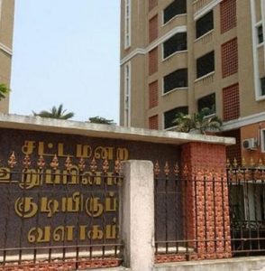 தமிழக சுகாதார அமைச்சர் விஜயபாஸ்கர், நடிகர் சரத்குமார் வீடுகளில் வருமானவரித்துறை சோதனை
