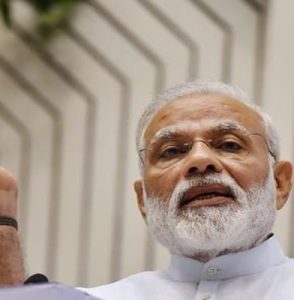 தமிழ்மொழிக்கு மோடி பாராட்டு: தமிழகத்தில் பாஜக காலூன்றும் முயற்சியா?