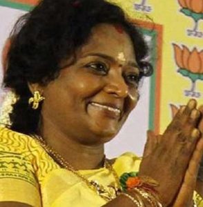மகளிர் காங்கிரஸ் போராட்டம்: பிரதமருக்கு வளையல் அனுப்பி ராணுவ வீரர்களை கொச்சைப்படுத்துவதா?