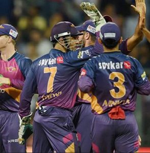 ஐ.பி.எல். கிரிக்கெட்டில் முதலாவது தகுதி சுற்றில் மும்பையை வீழ்த்தி புனே அணி இறுதிப்போட்டிக்கு தகுதி