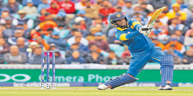 சாம்பியன்ஸ் கோப்பை கிரிக்கெட்: இந்தியாவை வீழ்த்தியது இலங்கை தவானின் சதத்திற்கு பலன் இல்லை