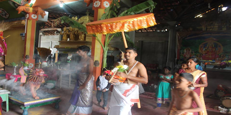 யாழ்ப்பாணத்தில் ஆட்கள் இலலாத ஊரில் நடைபெறும் ஆலயத் திருவிழாக்கள்..