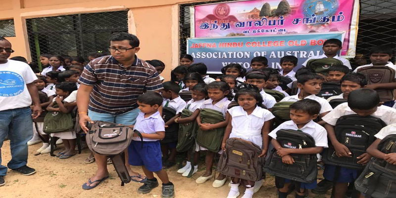 தாயகத்தில் போரினால் பாதிக்கப்பட்ட முல்லைத்தீவு மாவட்டத்தைச் சேர்ந்த மாணவர்களுக்கு துவிச்சக்கரவண்டிகள் புத்தகபைகள் மற்றும் காலணிகள் அன்பளிப்பு