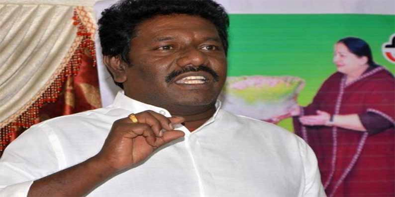சசிகலாவின் பரோல் விதிகள் ஆச்சரியம் அளிக்கின்றன -கருணாஸ் எம்.எல்.ஏ