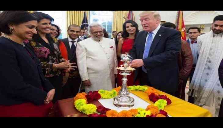 வெள்ளை மாளிகையில் தீபாவளி கொண்டாடிய டிரம்ப்