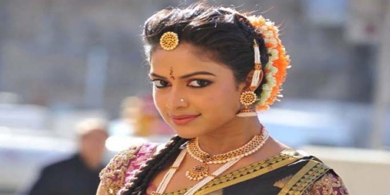 கார் சர்ச்சைகளுக்கு நடிகை அமலாபால் மறைமுகமாகப் பதிலடி