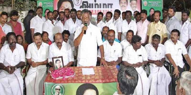 மதுரை கப்பலூர் சம்பவத்துக்கு பிறகு ஒரே மேடையில் ஓ.பி.எஸ்.- இ.பி.எஸ். ஆதரவாளர்கள் பங்கேற்பு