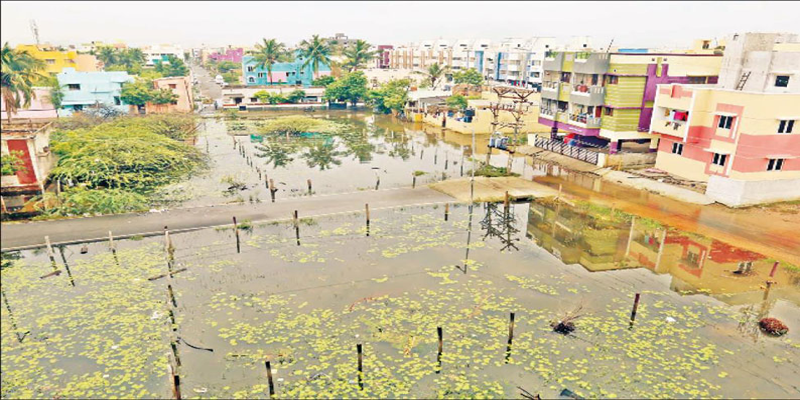 சீனாவை துவம்சம் செய்யும் புயல் – மழை – வெள்ளம் !!