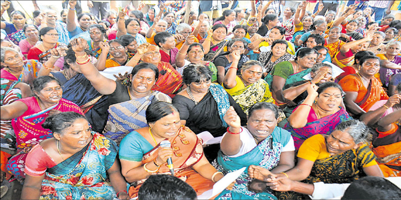 8-வது நாளாக மீனவர்களை தேடுகிறார்கள்: சென்னை, குமரி மாவட்டத்தில் போராட்டம்