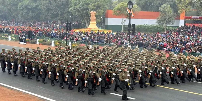 வரலாற்றில் முதல் முறை: பாக்., ராணுவ அணிவகுப்பில் இந்திய அதிகாரிகள்