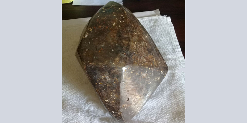 கனடிய தங்க நகை வர்த்தகர் கௌரிகுமாருக்கு இலங்கையில் கிட்டிய இரத்தினக் கல் அதிஸ்டம்