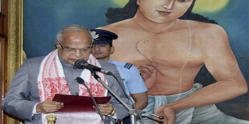 பெண் பத்திரிக்கையாளரின் கன்னத்தில் தட்டியது தொடர்பாக மன்னிப்பு கோரினார் ஆளுநர் பன்வாரிலால்