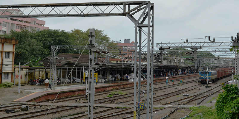 ரயில்வே இலவச வை-பை உதவியுடன் சிவில் தேர்வில் ஜெயித்த கூலித்தொழிலாளி