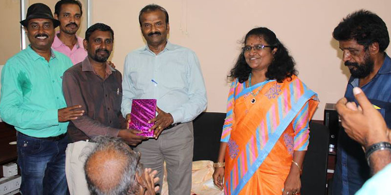 கனடிய தமிழ்ப் பத்திரிகையாளர் ஆர்.என்.லோகேந்திரலிங்கத்தின் தமிழ்ப்பணிக்குப் பாராட்டு