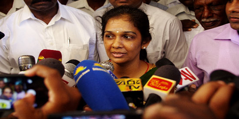 விடுதலைப்புலிகளுக்கு ஆதரவாக பேசிய அமைச்சர் விஜயகலா பரமேஸ்வரன் ராஜினாமா செய்தார்
