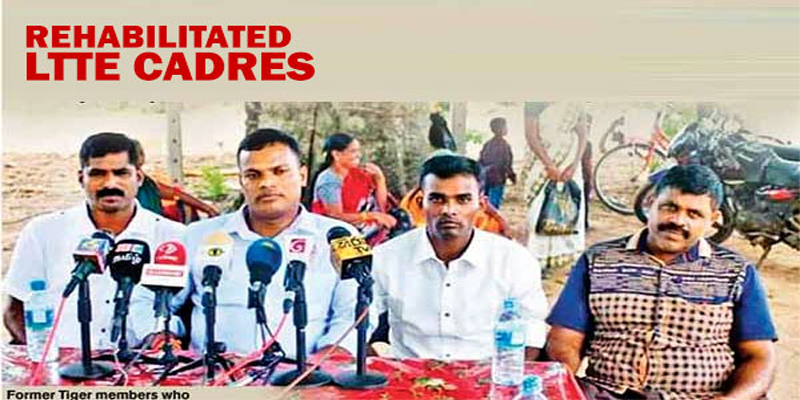 முன்னாள் போராளிகளுடன் இணைய மக்கள் அஞ்சுகின்றார்களள் என்கிறார் வடக்கு முதலமைச்சர் விக்னேஸ்வரன்