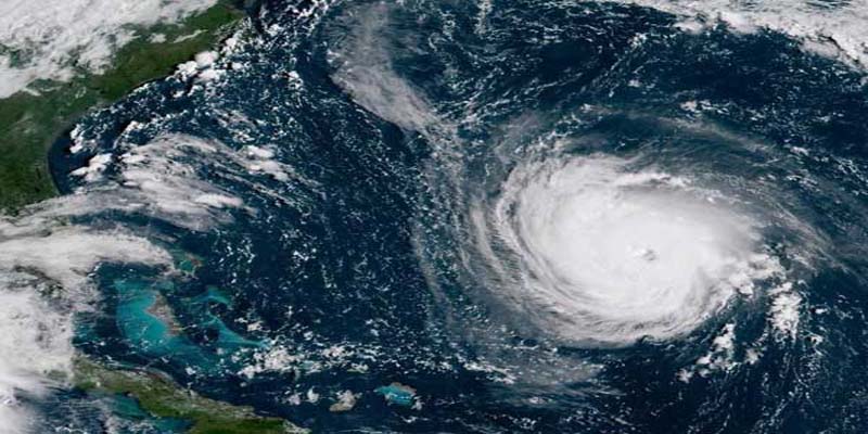 வங்கக் கடலில் உருவாகிய, ‘நிவர்’ புயல்  120 முதல், 145 கி.மீ. வேகத்தில் இரவு புதுச்சேரியில் கரையை கடக்கும்