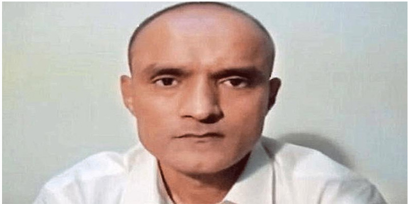 குல்பூஷண் ஜாதவ் வழக்கில் தூக்கு தண்டனை நிறுத்தி வைப்பு; நண்பர்கள் உற்சாக கொண்டாட்டம்
