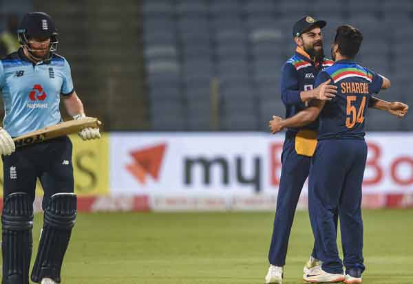 தவான்,கோஹ்லி அபாரம்: இந்திய அணி அசத்தல் வெற்றி