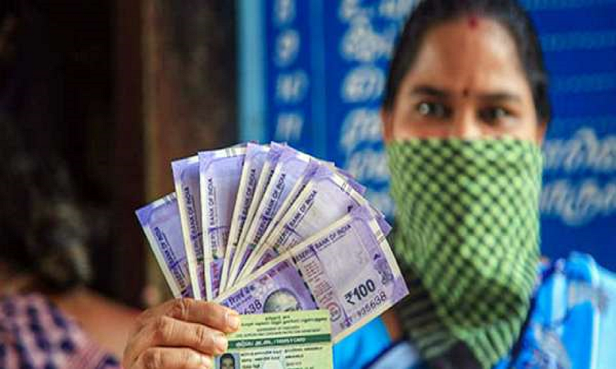 குடும்ப தலைவிகளுக்கு ரூ. 1,000 வழங்கும் திட்டம்: முதல்-அமைச்சர், கவர்னர் இணைந்து தொடங்கி வைத்தனர்…!