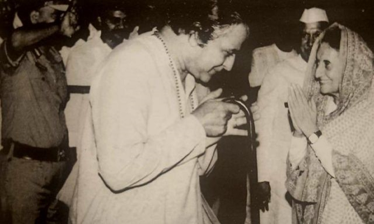 என்.டி.ராமராவின் அரசியல் வேர்களை சாமர்த்தியமாக வெட்டிய மருமகன் சந்திரபாபு நாயுடு என்.டி.ராமராவின் அரசியல் வேர்களை சாமர்த்தியமாக வெட்டிய மருமகன் சந்திரபாபு நாயுடு