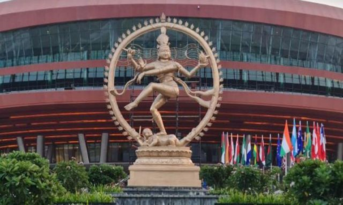 டெல்லியில் உலக தலைவர்களை வரவேற்கும் தமிழ்நாட்டு நடராஜர் சிலை