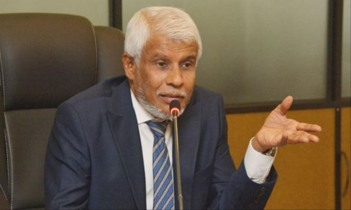 இலங்கையில் அமைச்சரின் எம்.பி. பதவி பறிப்பு ஏன்? என்ன நடந்தது?